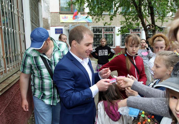 Altai-Koks has congratulated young Zarinsk children on Children's Day
